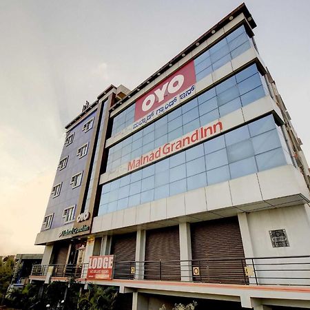 Oyo 76791 马尔纳德大酒店 Kumbalgod 外观 照片