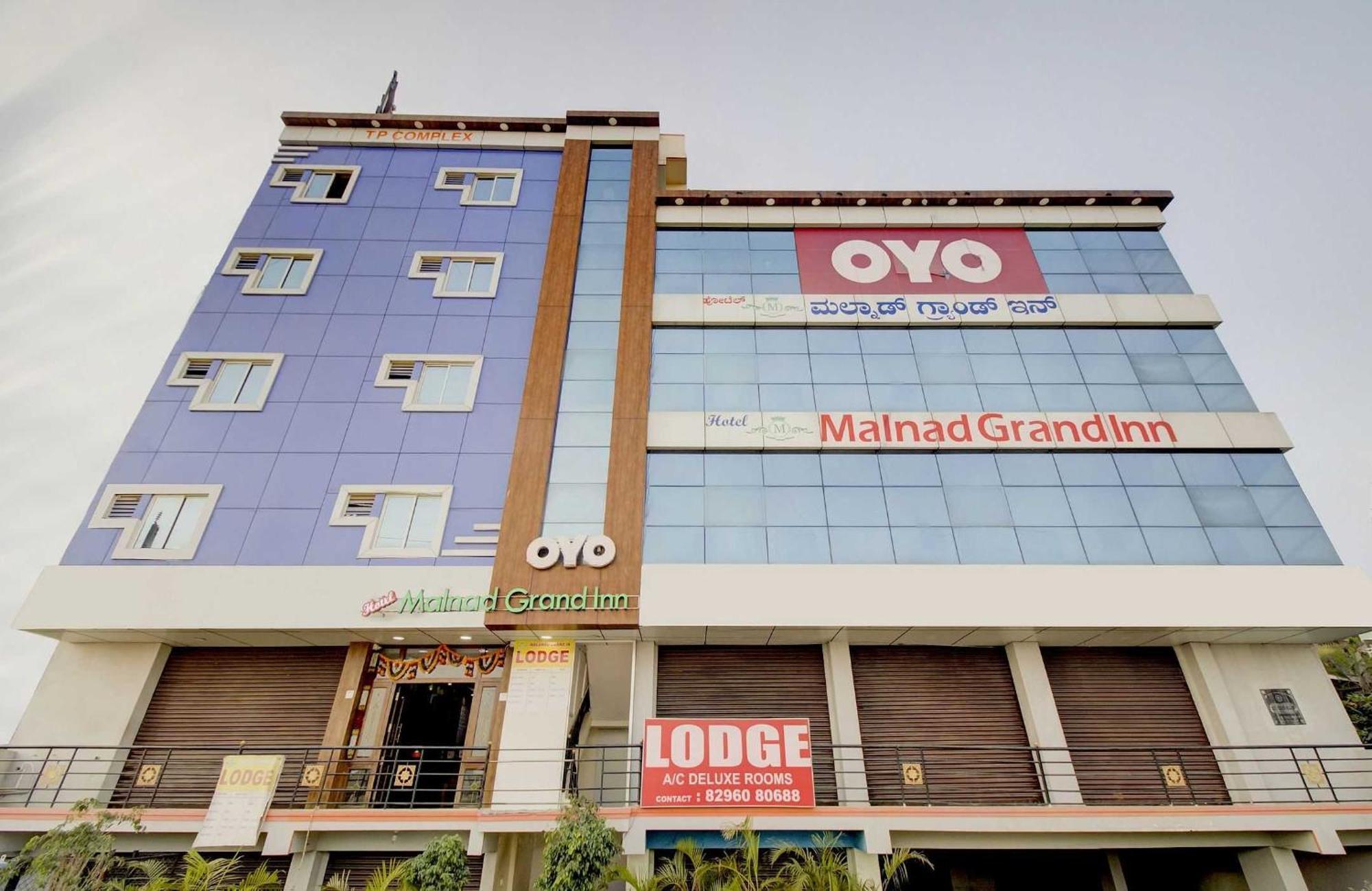 Oyo 76791 马尔纳德大酒店 Kumbalgod 外观 照片