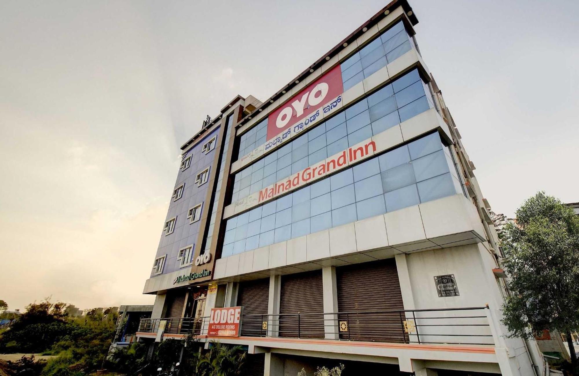 Oyo 76791 马尔纳德大酒店 Kumbalgod 外观 照片