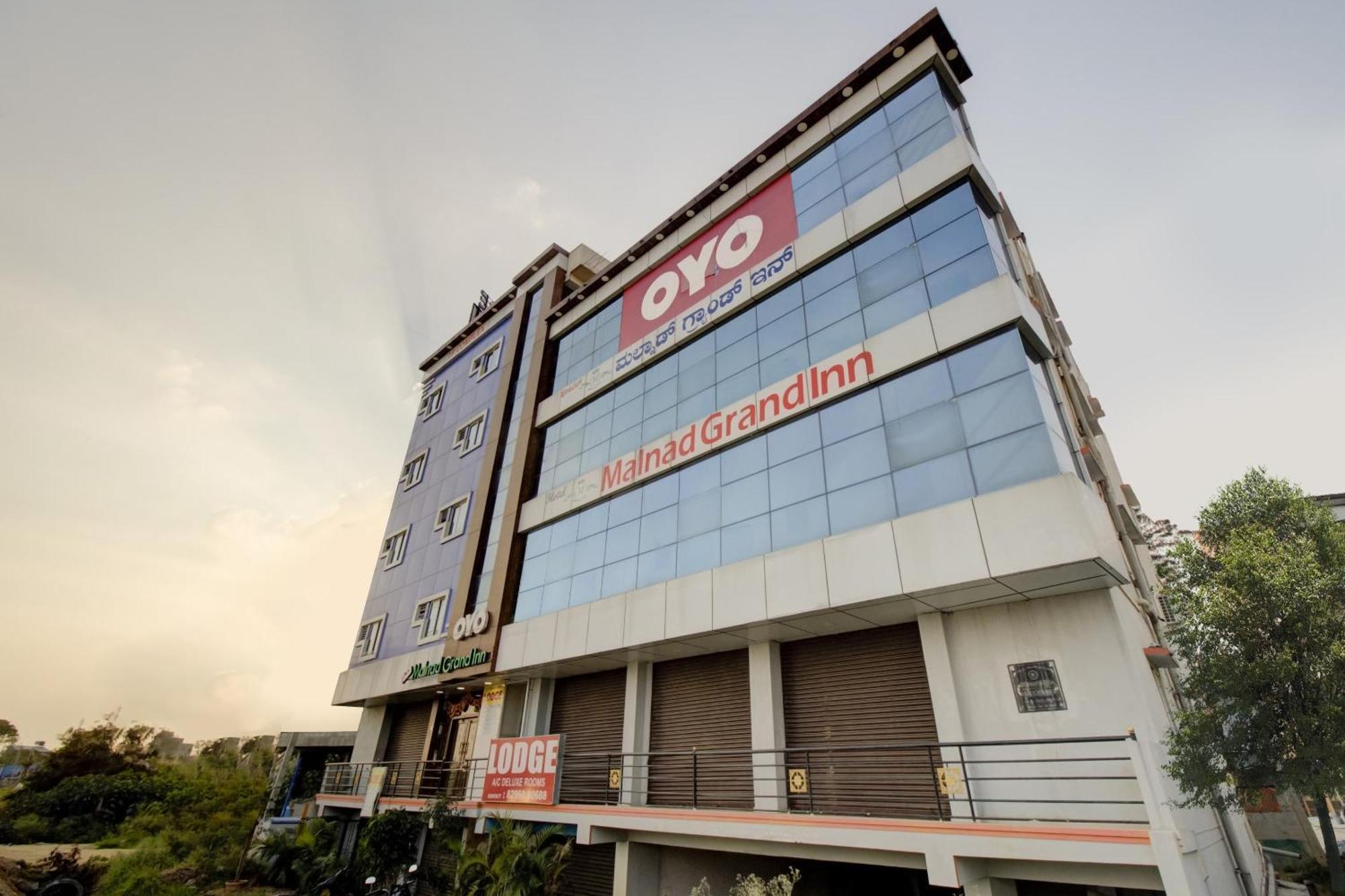 Oyo 76791 马尔纳德大酒店 Kumbalgod 外观 照片